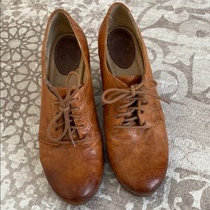 Frye- Carson Heal Oxford